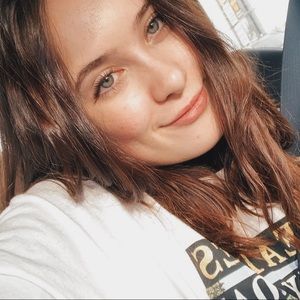 Meet your Posher, Anika